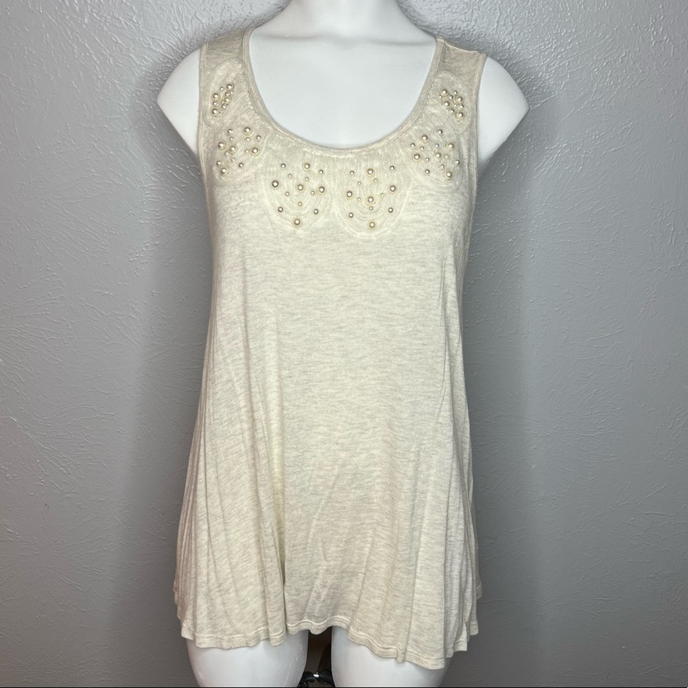 Forever21 Flowy Tan Keyhole Back Tank Top w/ Pearl Detail at Neck. Size M